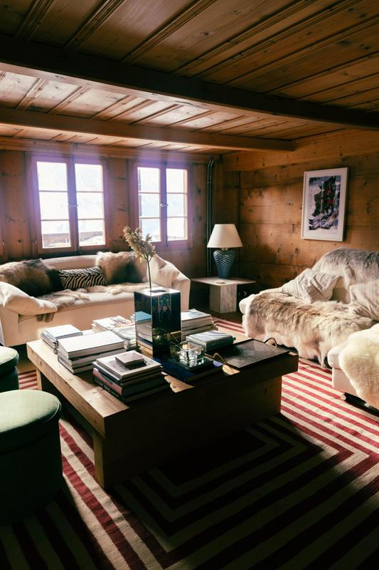 Le Chalet Lion Rouge_Nils Grubba_salon with rug