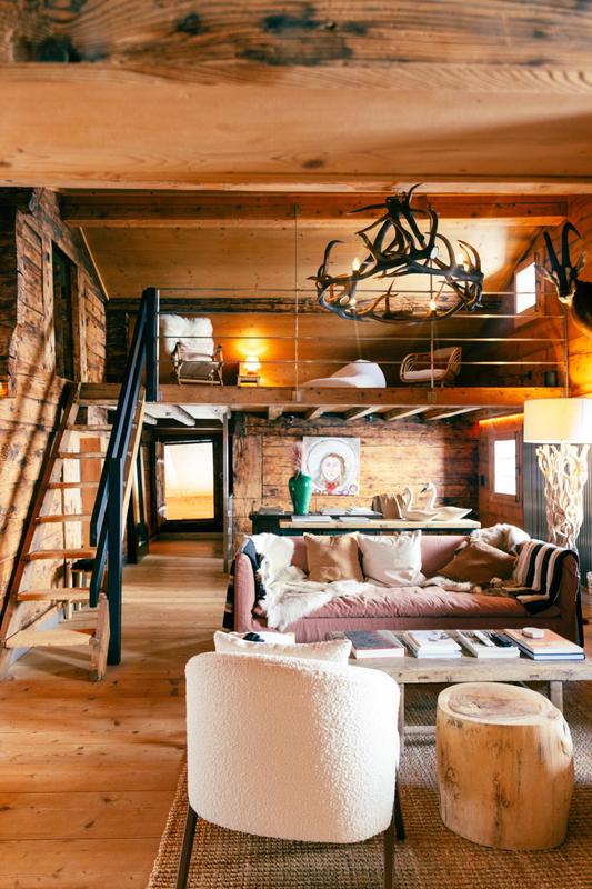 Le Chalet Lion Rouge_Nils Grubba_upper salon with stairs