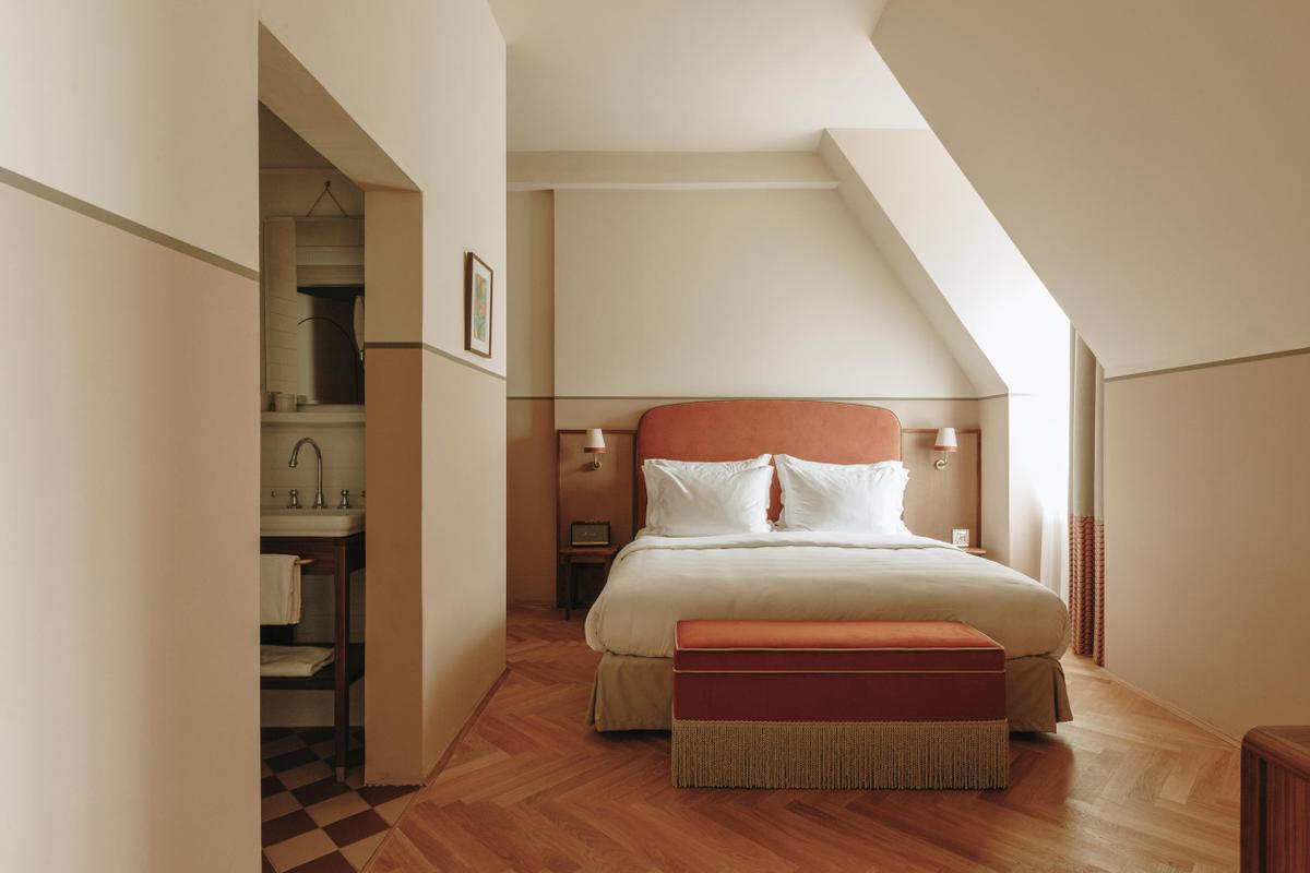 Parkhotel Mondschein suite interior