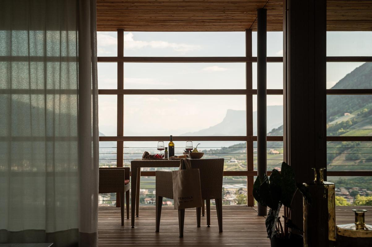 Pergola Residence_Penthouse West_ Patrick Schwienbacher_Dining Space