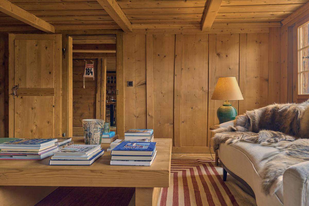 84 Club Chalet Club Room_Jonathan Ducrest_RETOUCHED