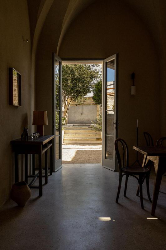 Palazzo Edmondo_view from living to pool
