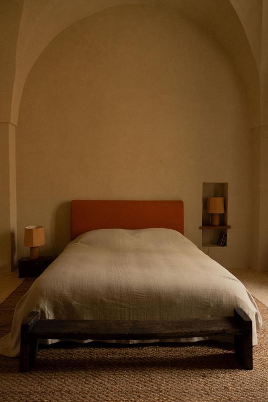 Palazzo Edmondo bedroom with high ceilings