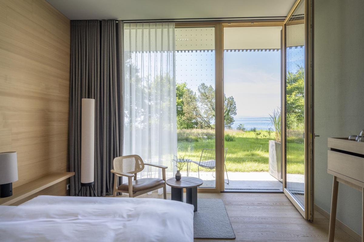 Seegut Zeppelin bedroom lake view