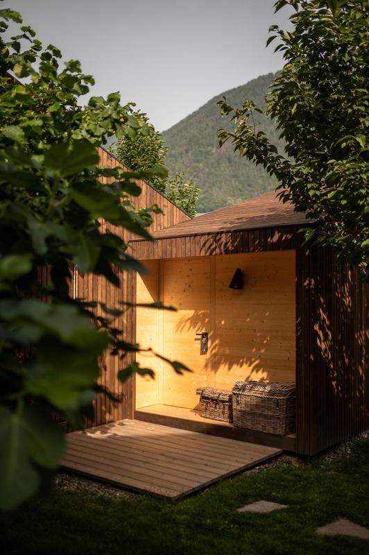 Schwarzschmied_2025. Cabin