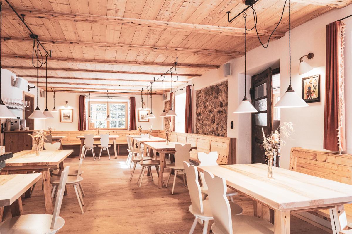 Stubn large dining room