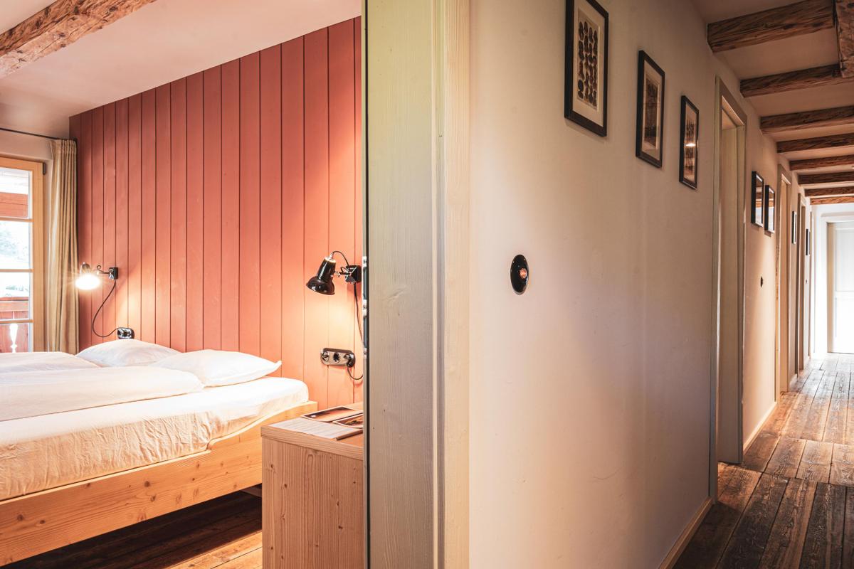 Stubn bedrooms with corridor