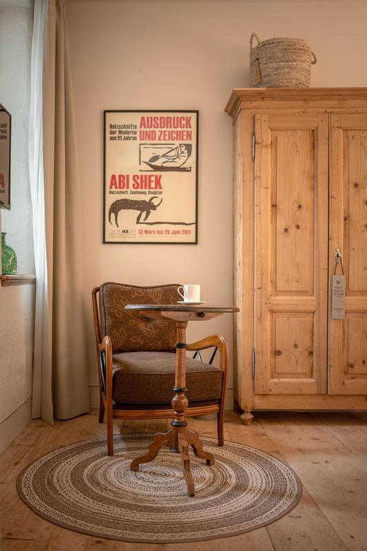 Steinach Townhouse armchair cofee