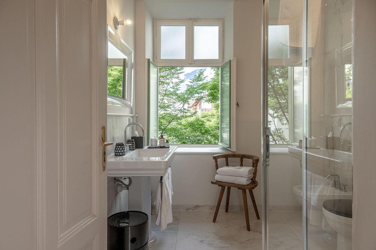 Steinach Townhouse bathroom