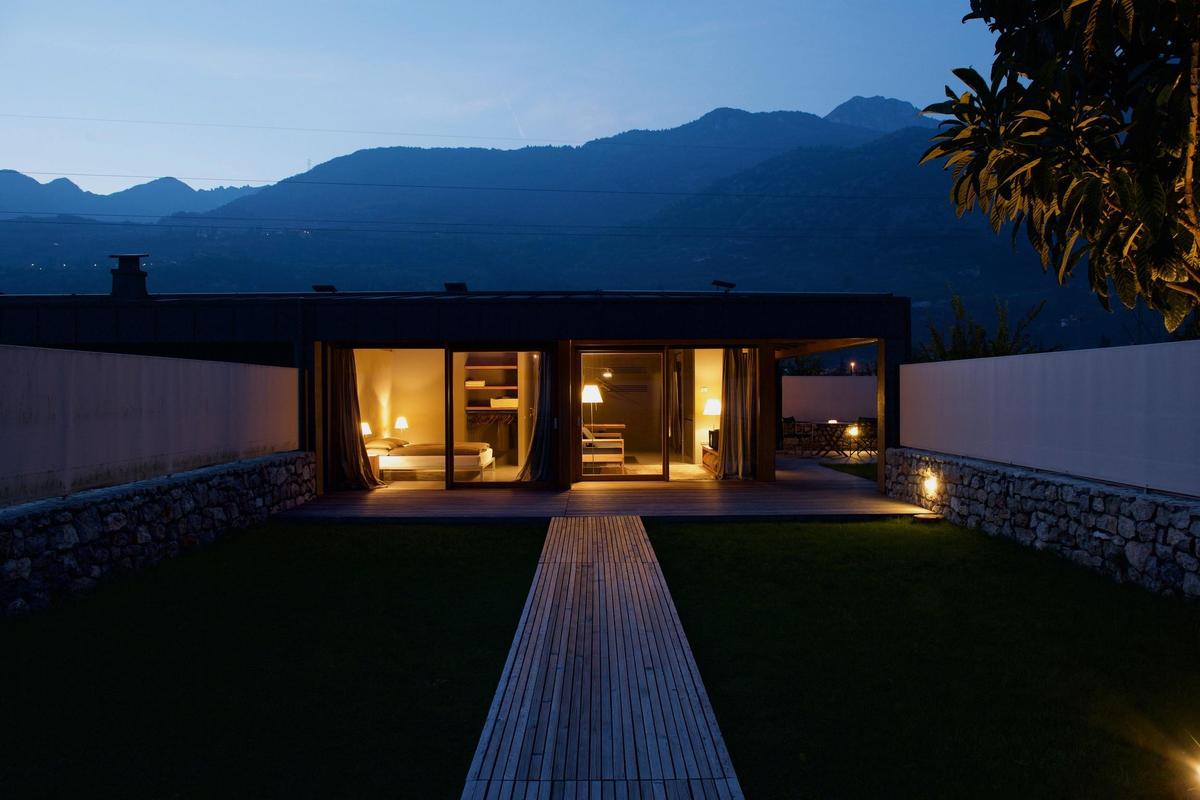 VIVERE Arco Italy_At Night