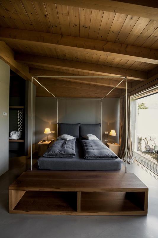 VIVERE Arco Italy_Canopy Bed