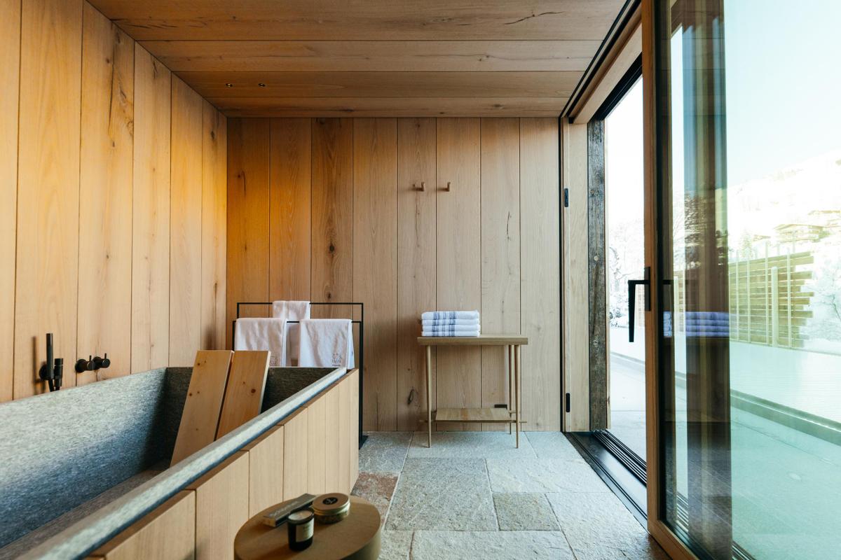 Wiesergut_Mountain Escape Wooden Bathtub