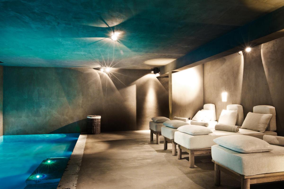 Zannier Le Chalet pool area
