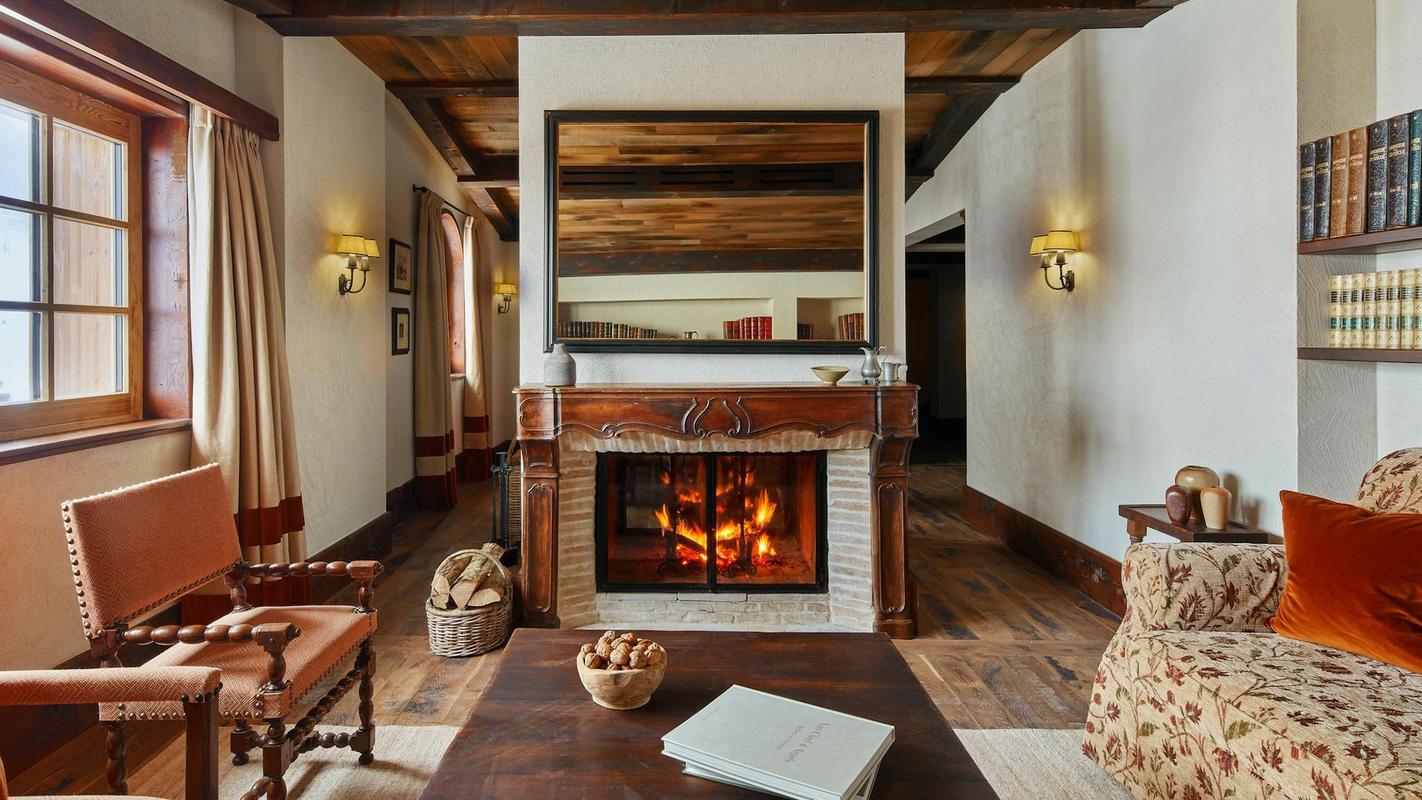 Airelles Val d'Isère suite with fireplace