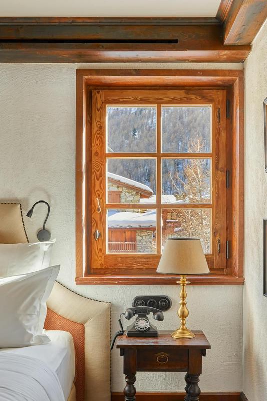 Airelles Val d'Isère elegant room